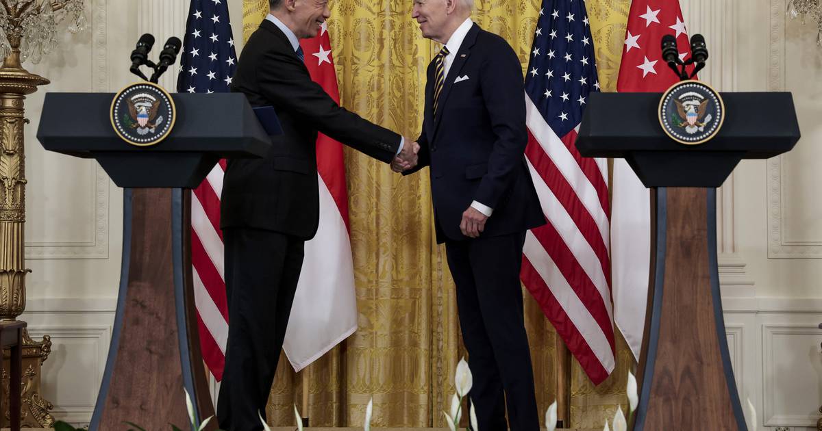 Paul Wolfowitz: U. of I. ceremony for Vietnam vet also a time to recognize how American sacrifice changed Asia