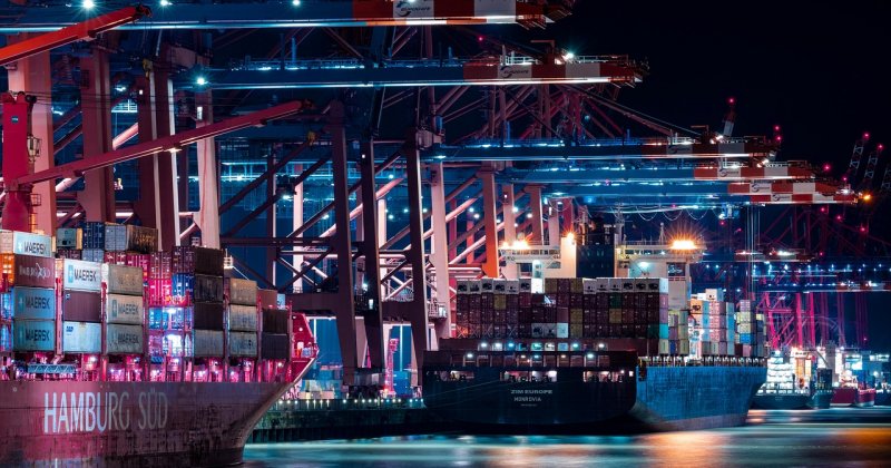 Vietnam's January Trade Turnover Jumps 39% Year on Year, Imports Outpace Exports